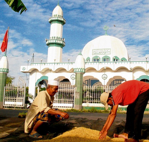 The challenges of being Muslim in Vietnam | MuslimVillage.com