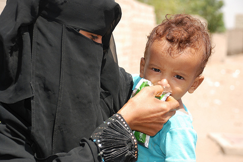 Yemen-woman-child
