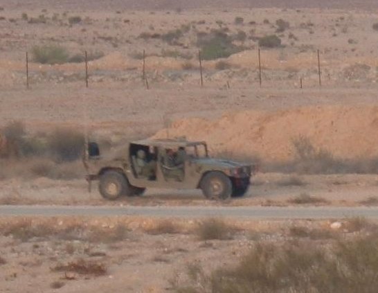 Hummer_On_Israel_Egypt_Border