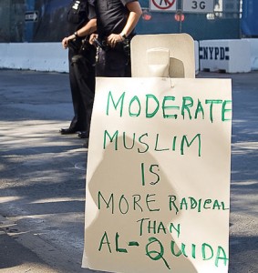 Anti-Islam sign by Viktor Nagornyy / Creative Commons