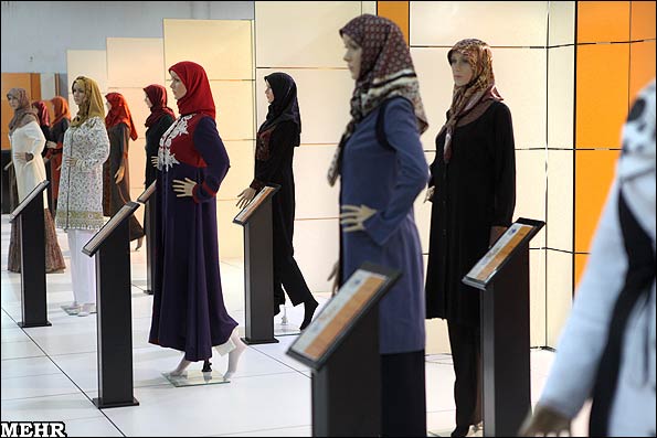 Tehran hosts 2nd Fajr Intl. fashion & clothing festival