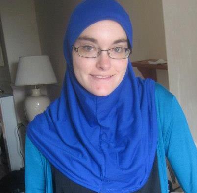 One-day Hijab Leads Young Briton to Islam