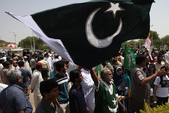 Pakistan’s youth favor Sharia over democracy