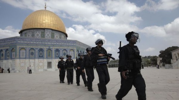 Israel bars Muslims from entering al-Aqsa mosque