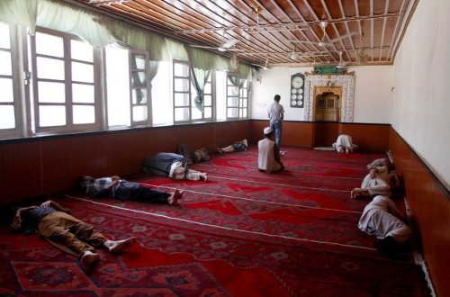 A siesta in the Masjid.