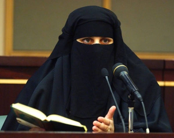 niqab-mic
