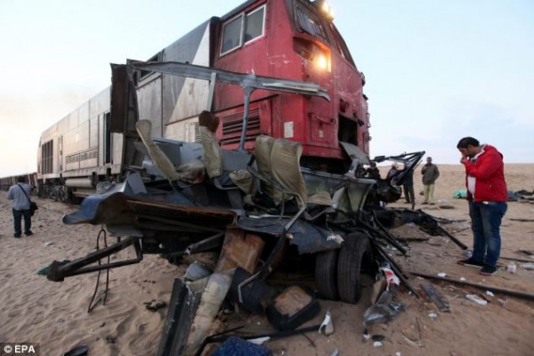 At least 24 killed as train, minibus collide in Egypt