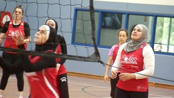 Australian Muslim women break cultural barriers to take up sport