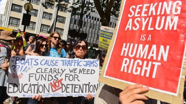 Australia probes detention of child refugees