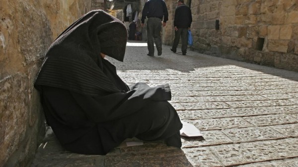 100-year-old Saudi beggar dies leaving million-dollar fortune