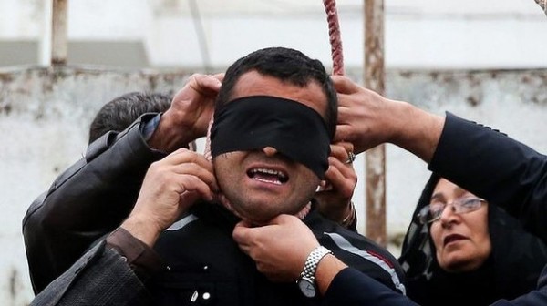 Iranian mother saves son's killer from hanging with a slap