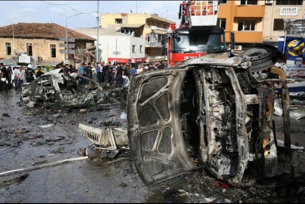 At least 29 killed in car bombing at Syrian-Turkish border