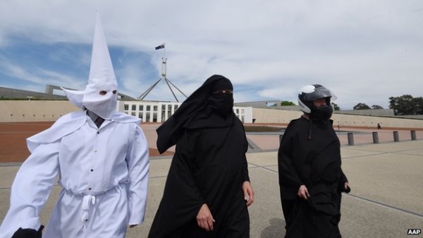 KKK outfit worn in Australia Muslim veil protest