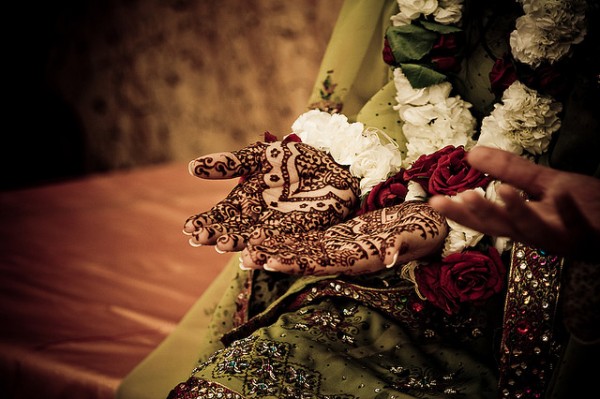 bride-hands