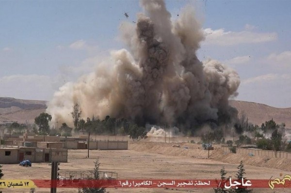 ISIL 'blows up' Syria's notorious #Palmyra prison