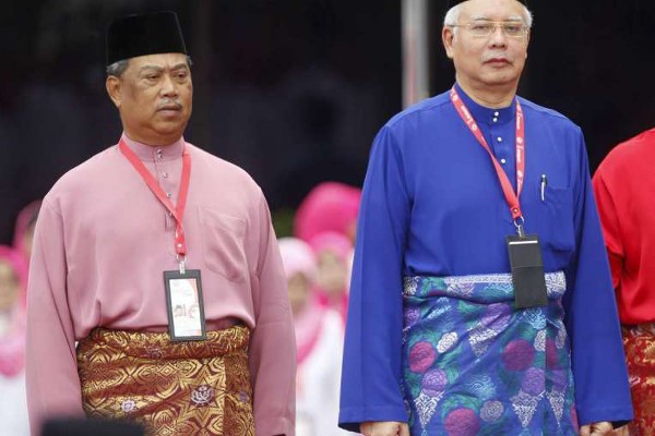 Najib Razak (right) and his former deputy Muhyiddin Yassin.