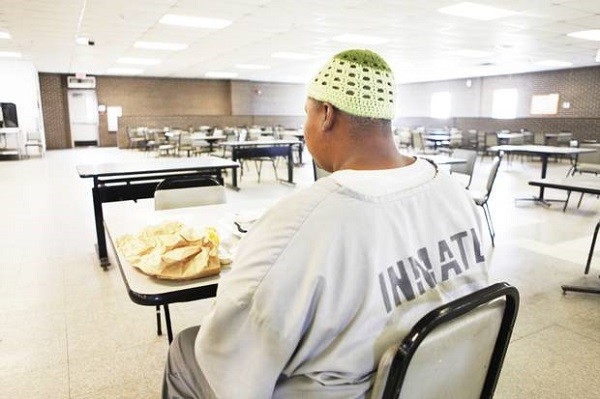 halal_food_prison