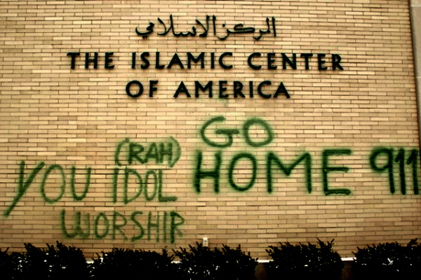 detroit-area-mosques-vandalized-2