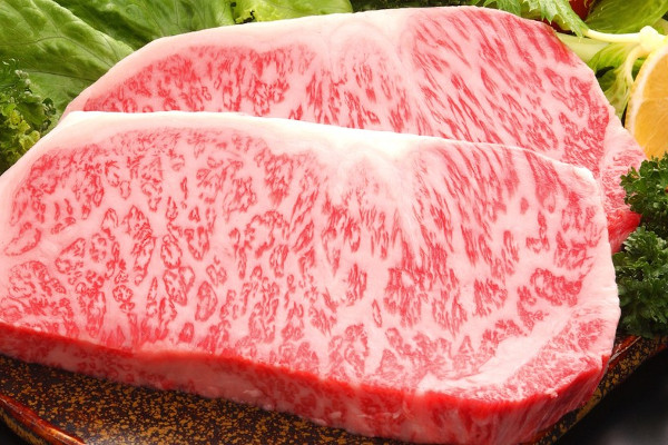 Wagyu is a type of Japanese beef with an intense marbling that pleases the eye and a high percentage of oleaginous unsaturated fat.