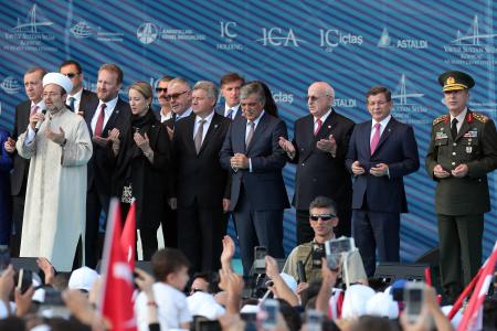 The opening ceremony of the Yavuz Sultan Selim Bridge connecting Europe and Asia for the third time, was realized Friday with the participation of President Erdoğan, Prime Minister Yıldırım as well as many other high-level international guests.